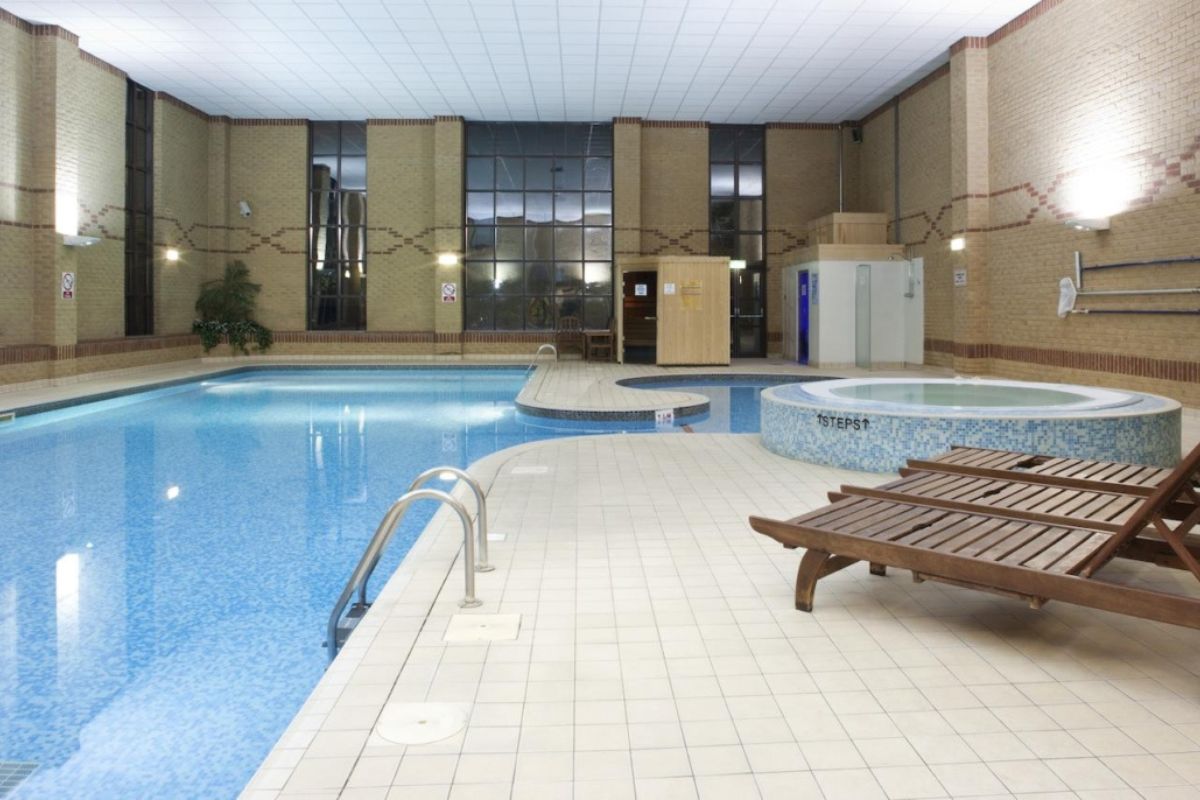 holiday inn rotherham pool.